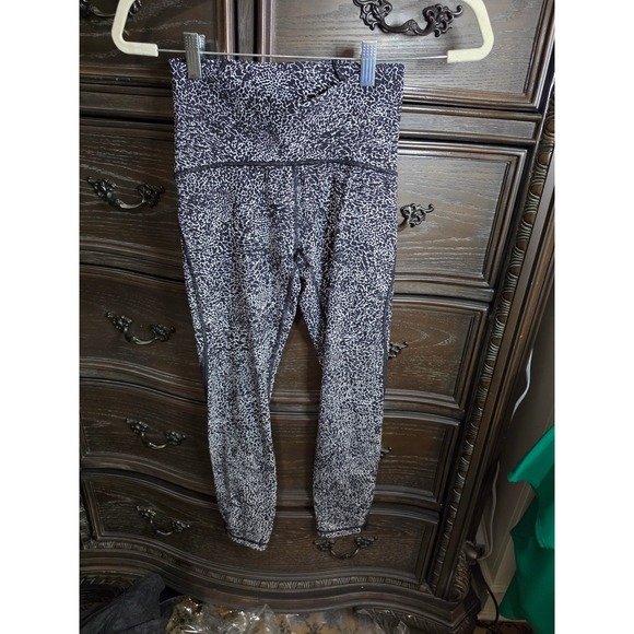 lululemon athletica Pants - Lululemon High Rise Mesh Panel Leggings Black White Crackle Print Sz 4